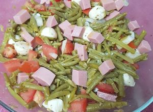 O poză a rețetei Salată de păstăi verzi cu mozzarela.