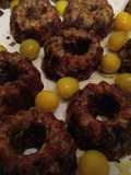 Schoko-Mirabellen-Gugelhüpfchen mit Schuss