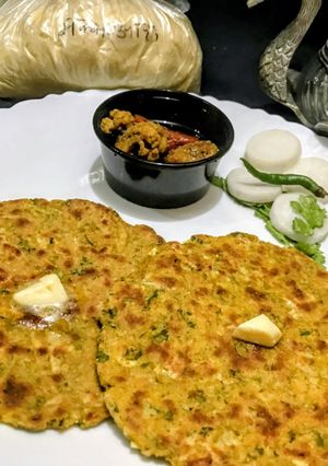 मक्की मूली पराठा रेसिपी मुख्य फोटो