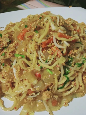 Langkah Mudah untuk Menyiapkan Resep Mie goreng pedas nyummy yang Menggugah Selera Anti Ribet, Mantap