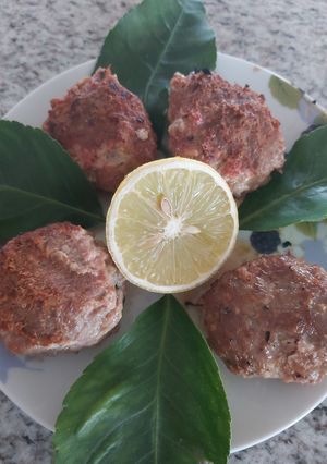 Foto di Polpette sulle foglie di limone