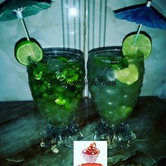 A picture of Classic mojito cocktail.