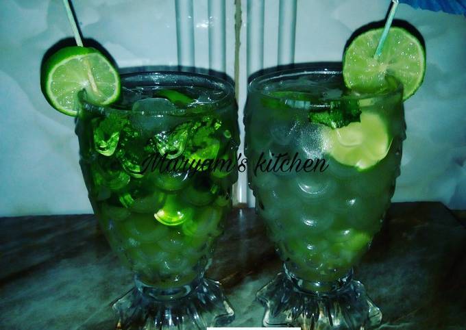 Classic Mojito Mocktail - In the Kitch