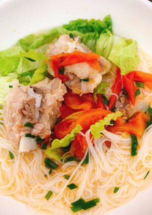 Hình của món Bún sườn cà chua ăn sáng nhanh gọn.