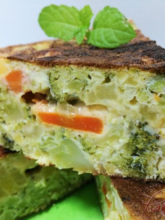 Una foto de Tortilla de patatas y brócoli 'Apta para personas con diabetes'