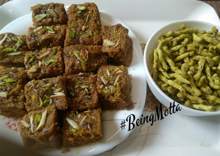 Spinach Gathiyas-Mohanthal/Besan Fudge