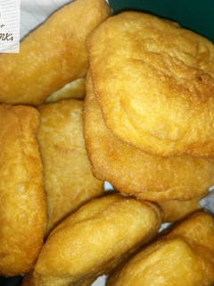 A picture of Semo garlic bread.