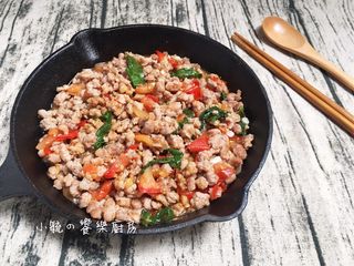 泰式打拋豬~馬上扒完二碗飯!