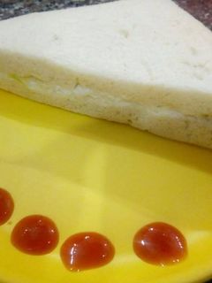 कुकुम्बर कर्ड सैंडविच(Cucumber curd sandwich recipe in Hindi) रेसिपी मुख्य फोटो