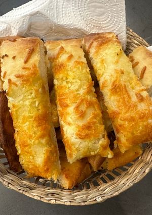A picture of Quick Cheesy garlic Butter Breadsticks - Yummy :P.