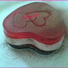 A picture of Layered no bake cheese cake.