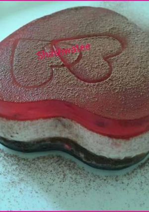 A picture of Layered no bake cheese cake.