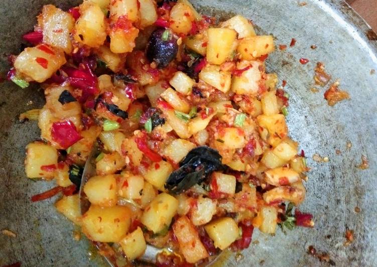 Kentang balado gurih