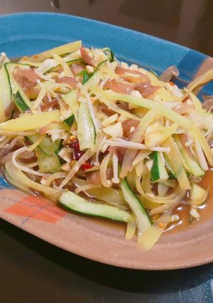 รูปของ ยำเห็ดเข็มทอง (凉拌金针菇）