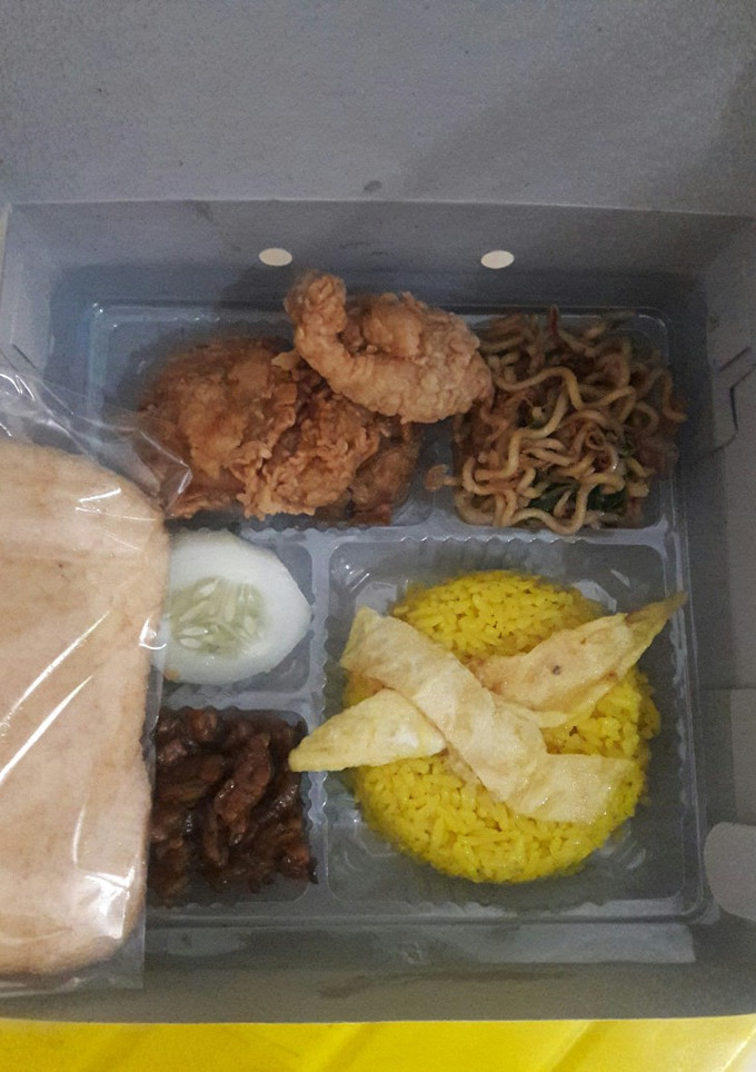 Foto resep Nasi kuning utk ultah,dll