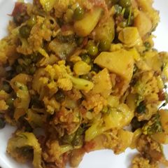 A picture of Aloo gobi matar veg.