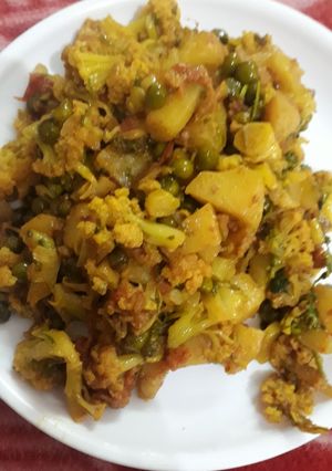 A picture of Aloo gobi matar veg.