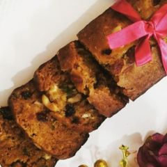 A picture of Plum Cake.