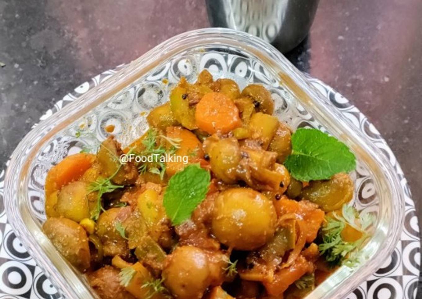 Mixed Veg And Mushrooms Curry