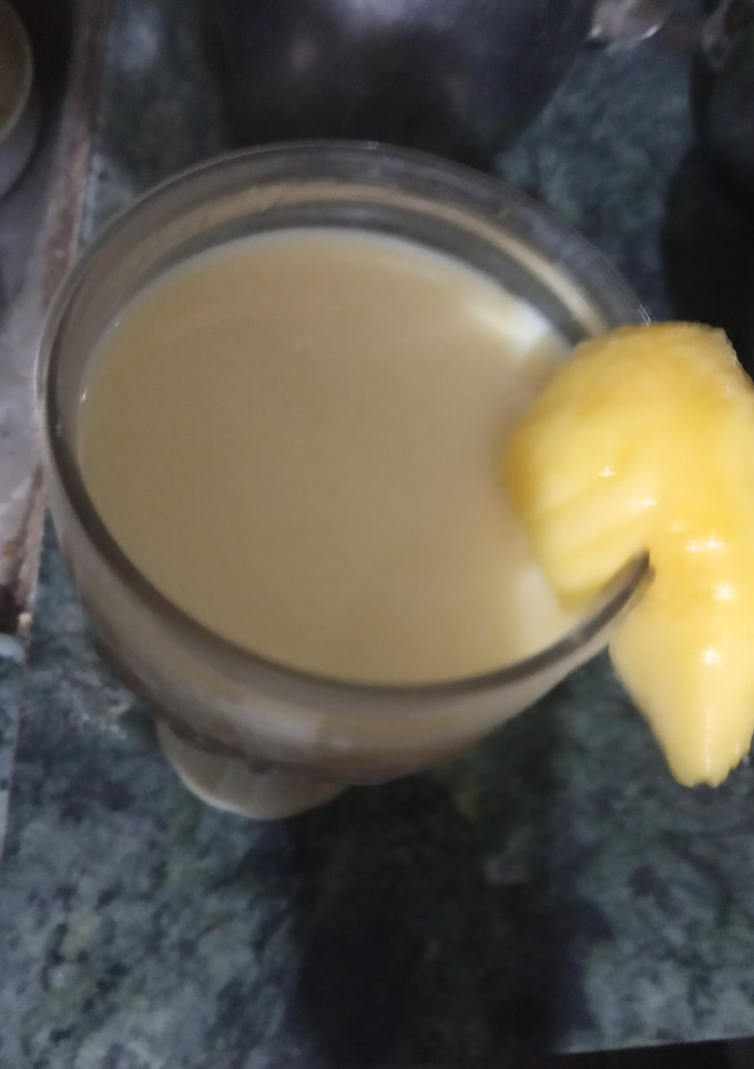 A picture of Mango shake.