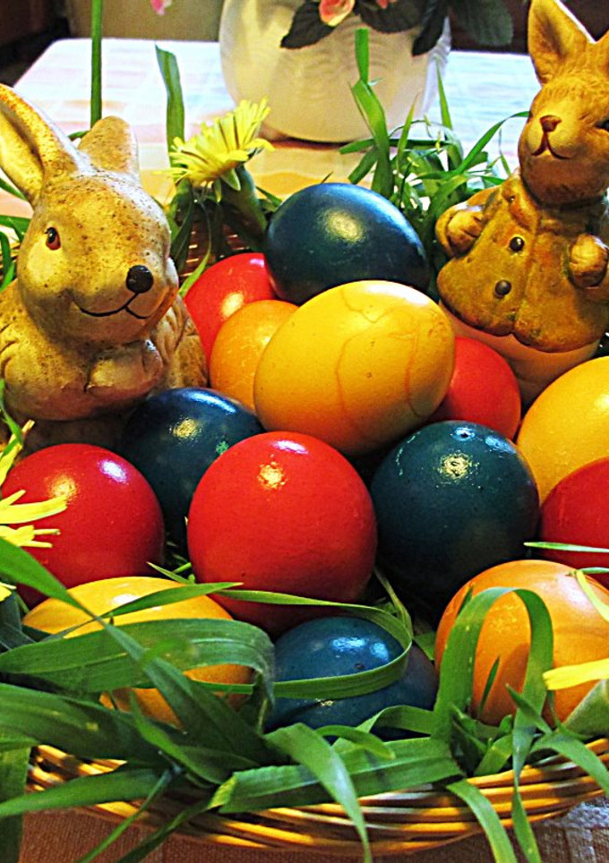 Una foto de Huevos pintados para la Semana Santa