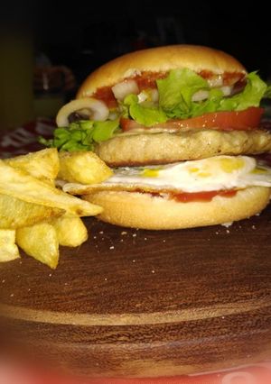 Una foto de Hamburguesas de pollos...🍔🍟