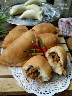 Foto resep Panada isi ayam suwir