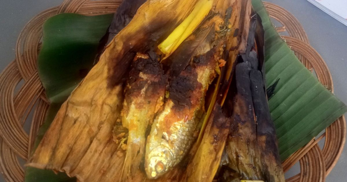 Pepes Bakar Ikan Regis