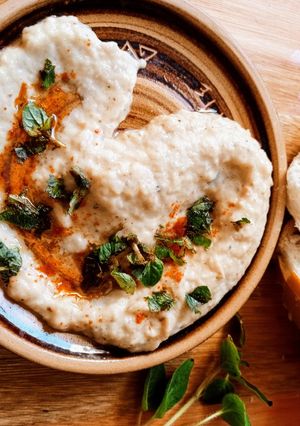 Una foto de Baba Ganoush o Mutabal o crema de berenjenas