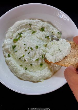 A picture of Tzatziki.