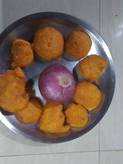 வெங்காயம் பஜ்ஜி / onion bajji reciep in tamil செய்முறை முக்கிய புகைப்படம்