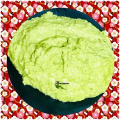 A picture of Peanuts & mint chutney.