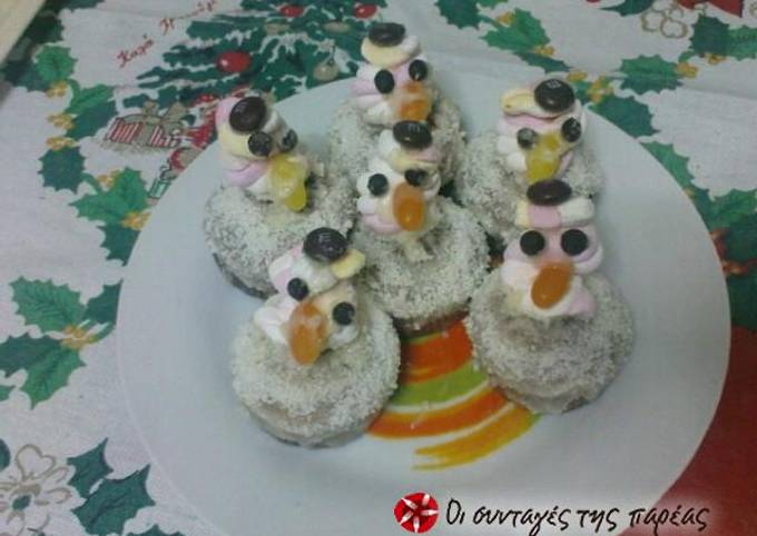 κύρια φωτογραφία συνταγής Cupcakes χιονάνθρωποι