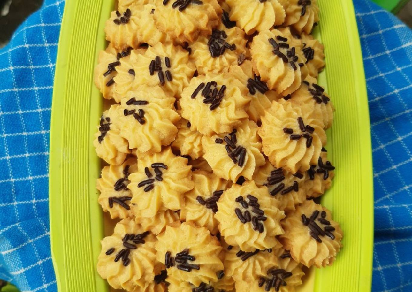 Kue Semprit Mawar
