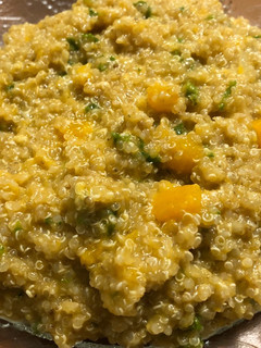 Una foto de Risotto de quinoa, calabaza y kale