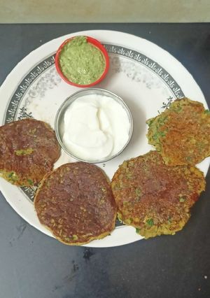 બાજરી ના ચમચમીયા (Bajri Chamchamiya Recipe In Gujarati) રેસીપી મુખ્ય ફોટો
