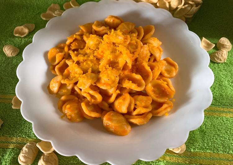 Orecchiette con crema di peperoni e bottarga d’uovo