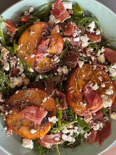A picture of Peach Salad with Bresaola.