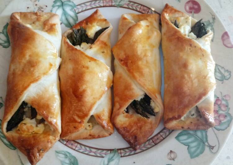 Feta and asparagus pastry wraps