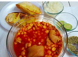 Una foto de Menudo/pozole