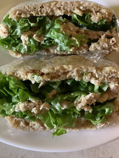 A picture of Oatmeal bead sandwich.