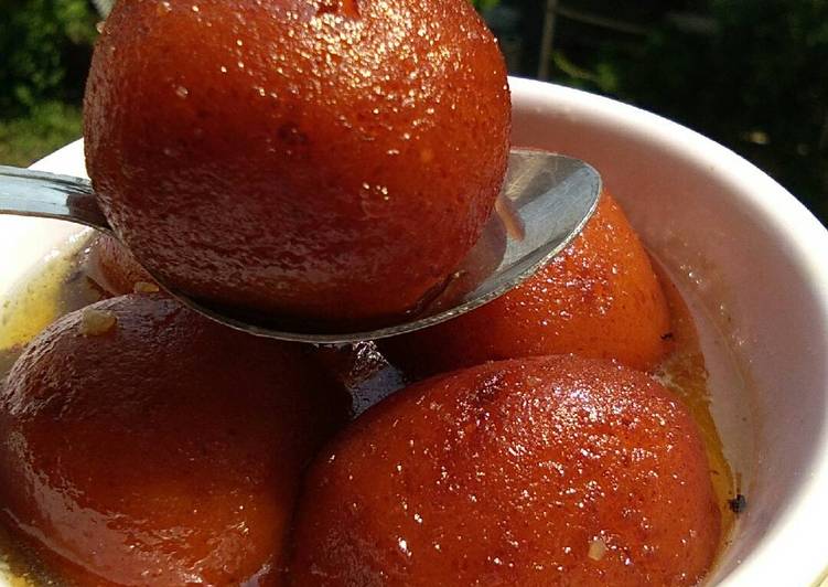 Mawa gulab jamun