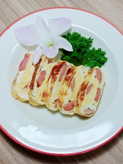 Hình của món Trứng cuộn xúc xích.
