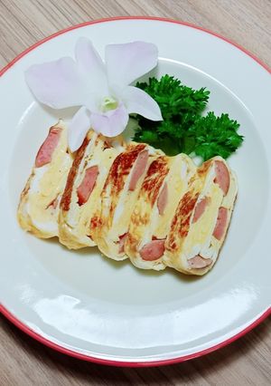 Hình của món Trứng cuộn xúc xích.
