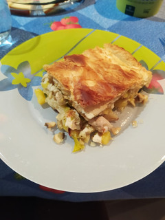 Una foto de Hojaldre de pollo y mango