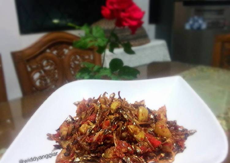 Cara Memasak Teri kentang Balado yang Gurih