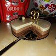 Tarta helada de tres chocolates