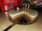 Tarta helada de tres chocolates