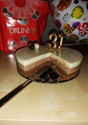 Foto principal de Tarta helada de tres chocolates