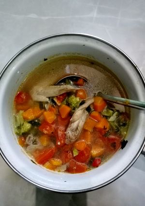 Foto resep Sup ayam sayap brokoli wortel